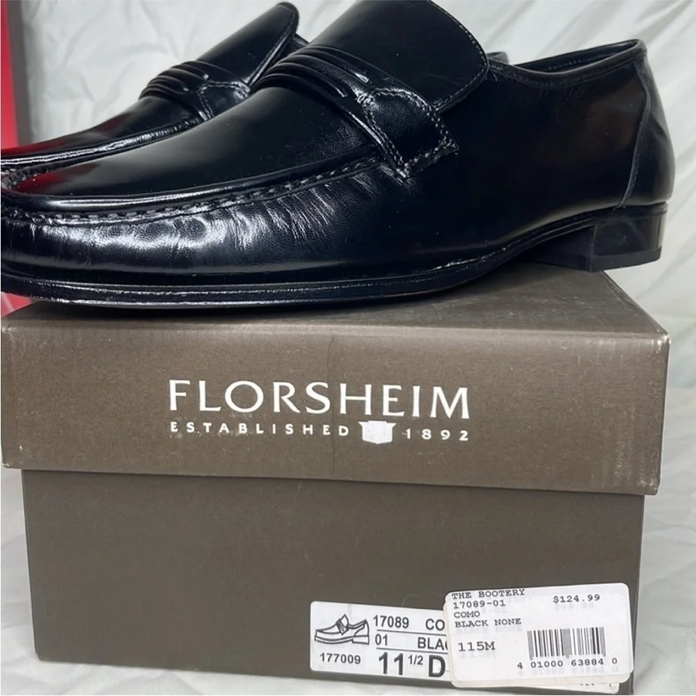 NWT Florsheim Como Black Slip On Loafer. Size 11 1/2 D